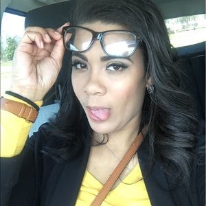 Meet Your Posher, Dee!